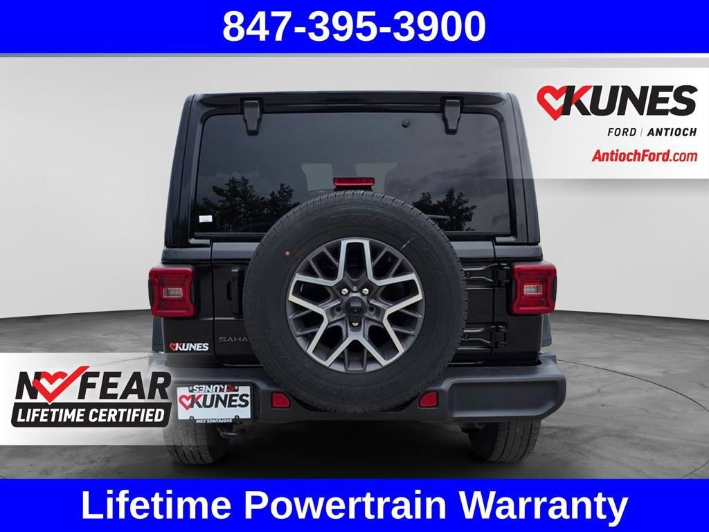Used 2025 Jeep Wrangler Unlimited Sahara AWD/4WD image 8