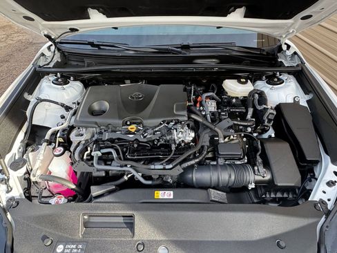 Used 2025 Toyota Camry SE image 32