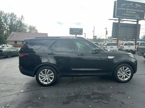 Used 2018 Land Rover Discovery HSE image 4