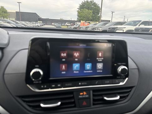 Certified 2024 Nissan Altima 2.5 S FWD image 20