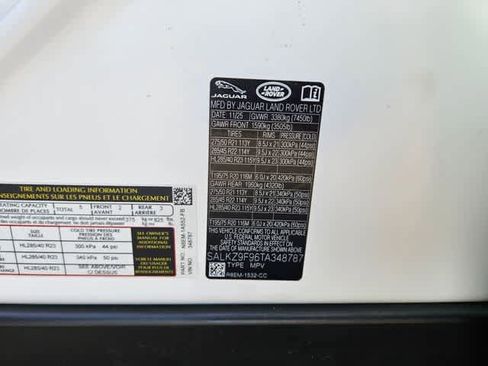 Used 2026 Land Rover Range Rover SV AWD/4WD image 36