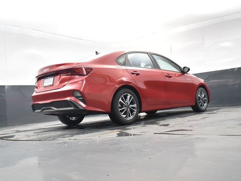 Certified 2023 Kia Forte LXS w/ LXS Technology Package image 23