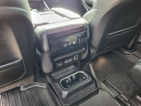 Used 2024 Jeep Wagoneer Series II w/ Flexible Seating Group AWD/4WD image 15