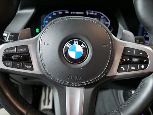 Used 2020 BMW X7 M50i w/ Dynamic Handling Package AWD/4WD image 25