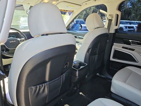 Certified 2024 Kia Telluride S FWD image 10