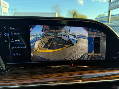 Used 2023 Cadillac Escalade ESV Premium Luxury image 35