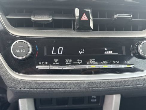 Used 2024 Toyota Corolla Cross LE w/ Moonroof Package FWD image 15