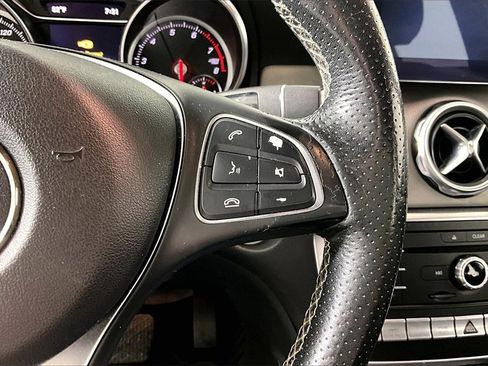 Used 2018 Mercedes-Benz GLA 250 4MATIC image 12