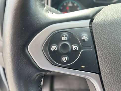 Used 2022 Chevrolet Colorado LT w/ Fleet Safety Package image 10