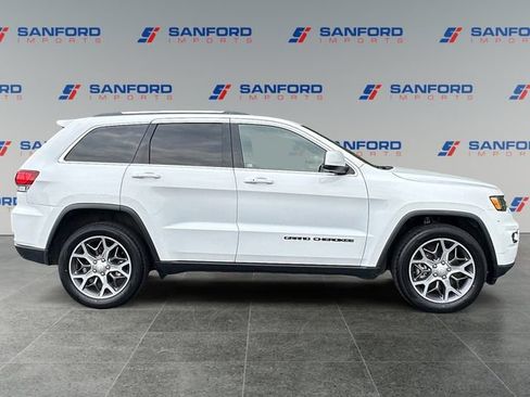 Used 2021 Jeep Grand Cherokee Laredo RWD image 7