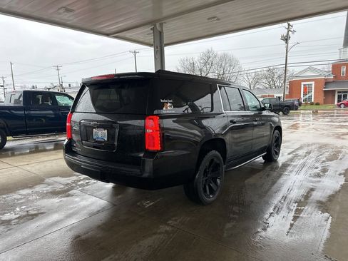Used 2020 Chevrolet Suburban LT image 5
