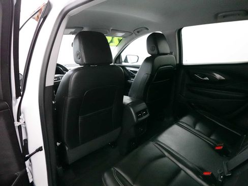 Used 2024 GMC Terrain SLT image 28