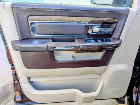 Used 2015 RAM 2500 Longhorn w/ Convenience Group image 10