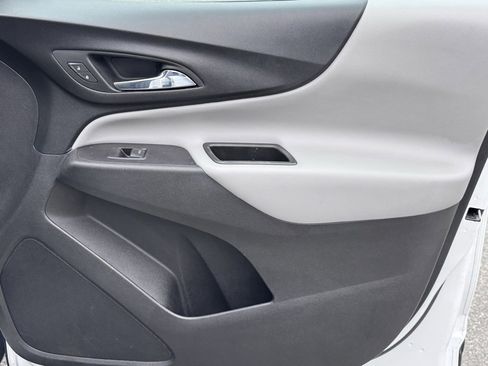 Used 2020 Chevrolet Equinox LS image 13