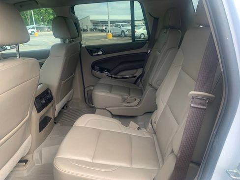Used 2020 Chevrolet Tahoe LT w/ Luxury Package RWD image 13