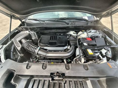 Used 2025 Chevrolet Blazer LT FWD image 29
