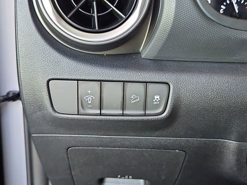 Used 2023 Hyundai Kona SEL image 15