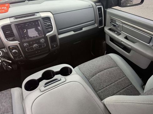 Used 2019 RAM 1500 Classic SLT w/ Luxury Group image 27