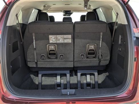 Used 2023 Kia Carnival LX FWD image 26