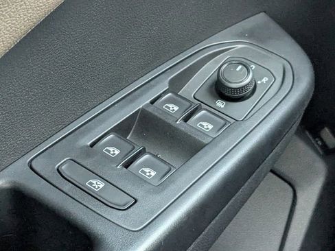 Used 2022 Volkswagen Taos SEL image 23