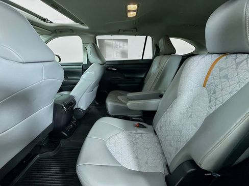 Used 2023 Toyota Highlander Bronze Edition AWD/4WD image 27