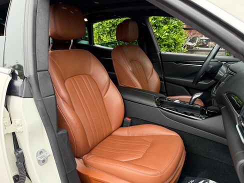 Used 2022 Maserati Levante GT AWD/4WD image 35