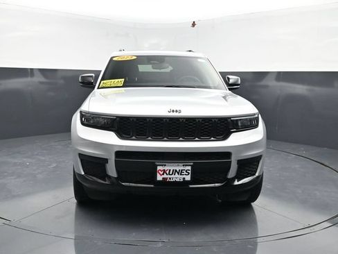 Used 2023 Jeep Grand Cherokee L Laredo AWD/4WD image 2