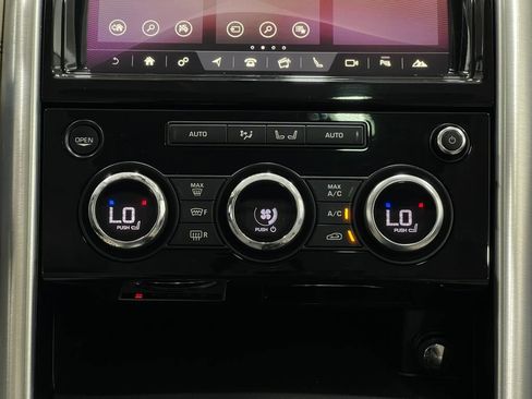 Used 2018 Land Rover Discovery HSE image 26