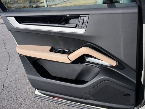 New 2026 Porsche Cayenne image 34