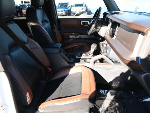 Used 2022 Ford Bronco Outer Banks image 16
