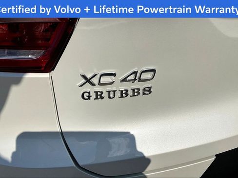 Certified 2025 Volvo XC40 B5 Core image 41