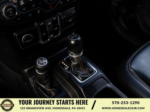 Used 2022 Jeep Wrangler Unlimited Sahara image 26