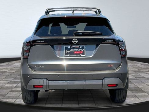 New 2025 Nissan Kicks SR image 4