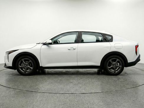 Used 2025 Kia K4 LXS image 5