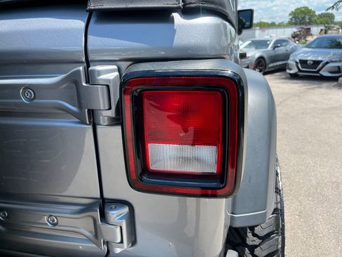 Used 2018 Jeep Wrangler Unlimited Sport S AWD/4WD image 42