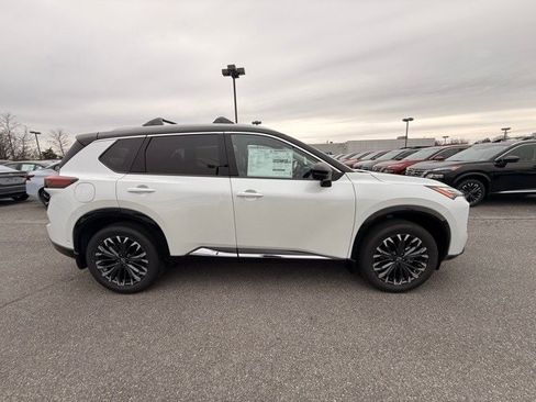 New 2026 Nissan Rogue Platinum w/ Platinum Premium Package image 4