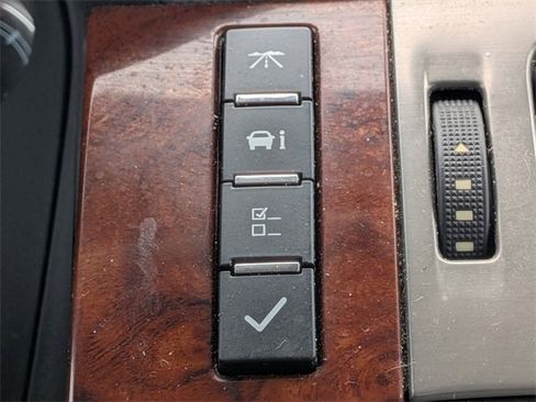 Used 2010 Chevrolet Avalanche LT image 19