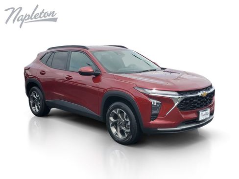 Used 2025 Chevrolet Trax LT FWD image 8