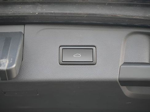 Used 2019 Volkswagen Atlas SEL Premium AWD/4WD image 12