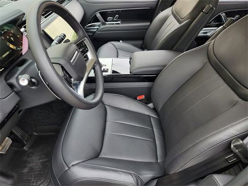 New 2026 Land Rover Range Rover Long Wheelbase SE image 9
