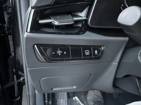 Used 2024 Kia Niro EX image 28