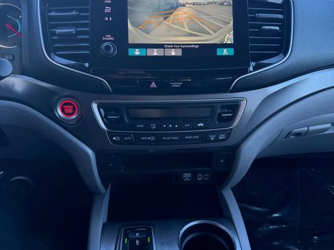 Used 2021 Honda Pilot EX image 11