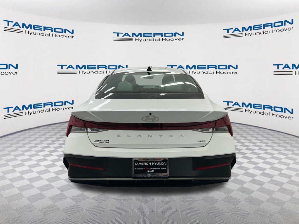 Used 2025 Hyundai Elantra Limited FWD image 4