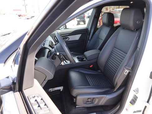 Used 2024 Land Rover Discovery Sport Dynamic SE image 10