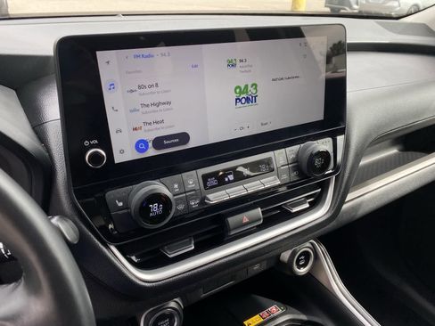 Used 2025 Toyota Grand Highlander XLE image 28