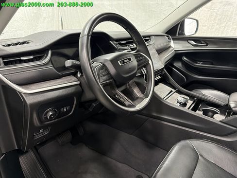 Used 2022 Jeep Grand Cherokee L Limited AWD/4WD image 3