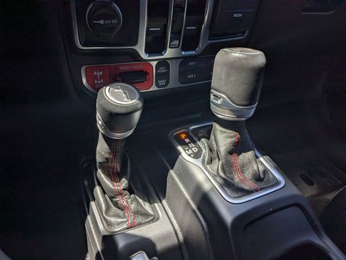Used 2021 Jeep Wrangler Unlimited Rubicon AWD/4WD image 19