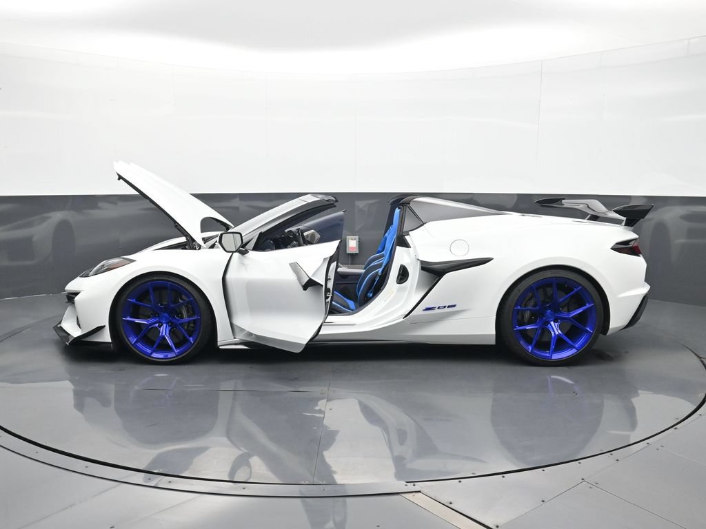 Used 2024 Chevrolet Corvette Z06 w/ Z07 Performance Package RWD image 24