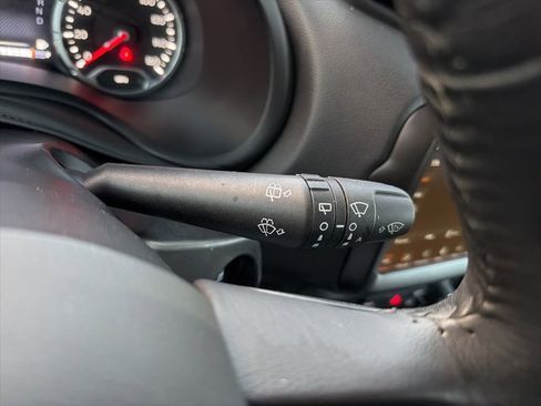 Certified 2022 Jeep Renegade Latitude w/ Convenience Group image 11