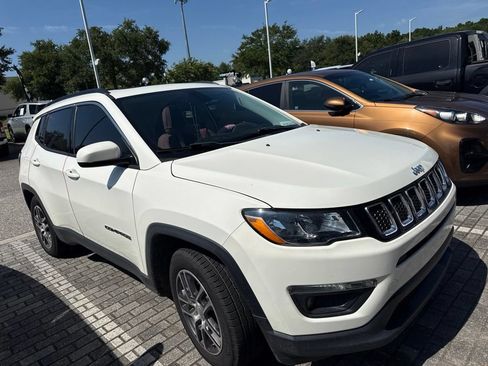 Used 2019 Jeep Compass Latitude FWD image 5